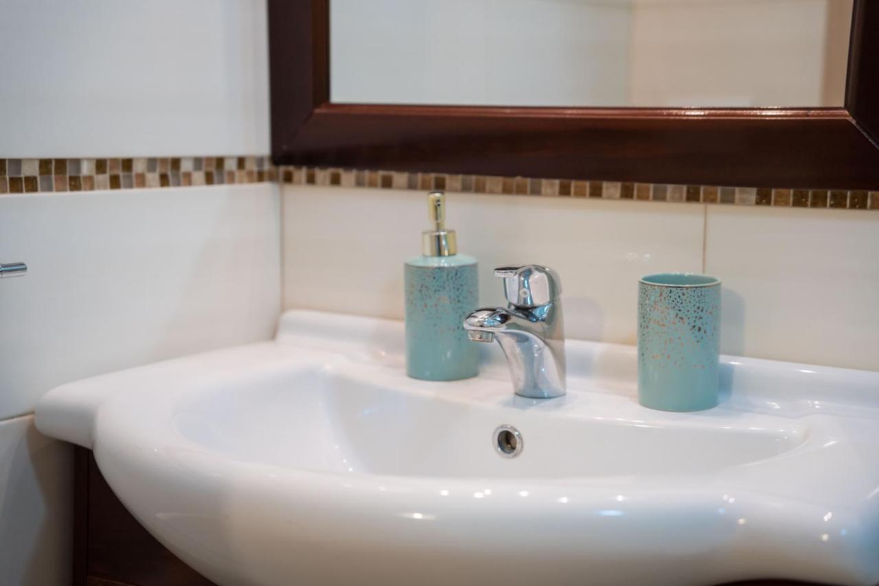 Nonna Tetta Chic Station & Center Walkable Apartment Monopoli Ngoại thất bức ảnh